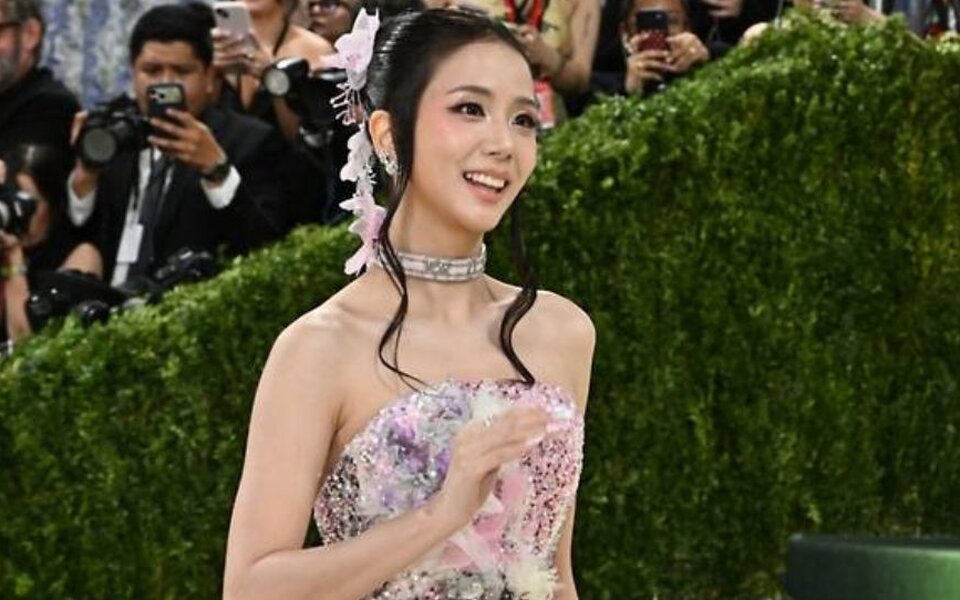 Designer apologizes to BLACKPINK’s Jisoo and BLISSOO after saying her outfits were not returned for months