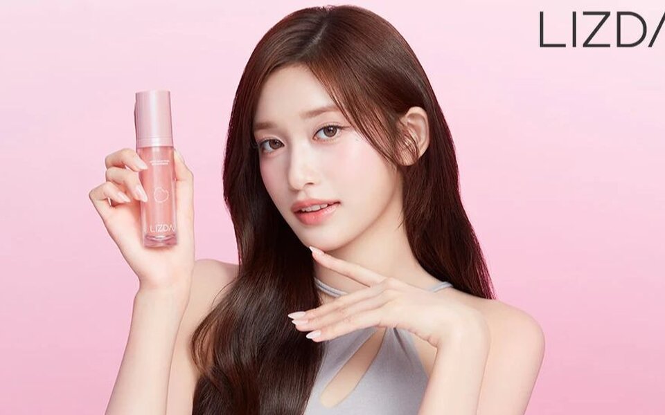 Image for IVE’s Leeseo stuns fans with her goddess like beauty as she becomes the new muse for makeup brand