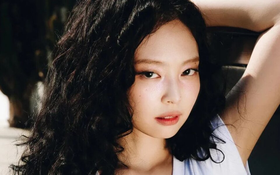 Image for BLACKPINK Jennie proves her global power again as “Dracula” returns to the Top 10 on Billboard Hot 100