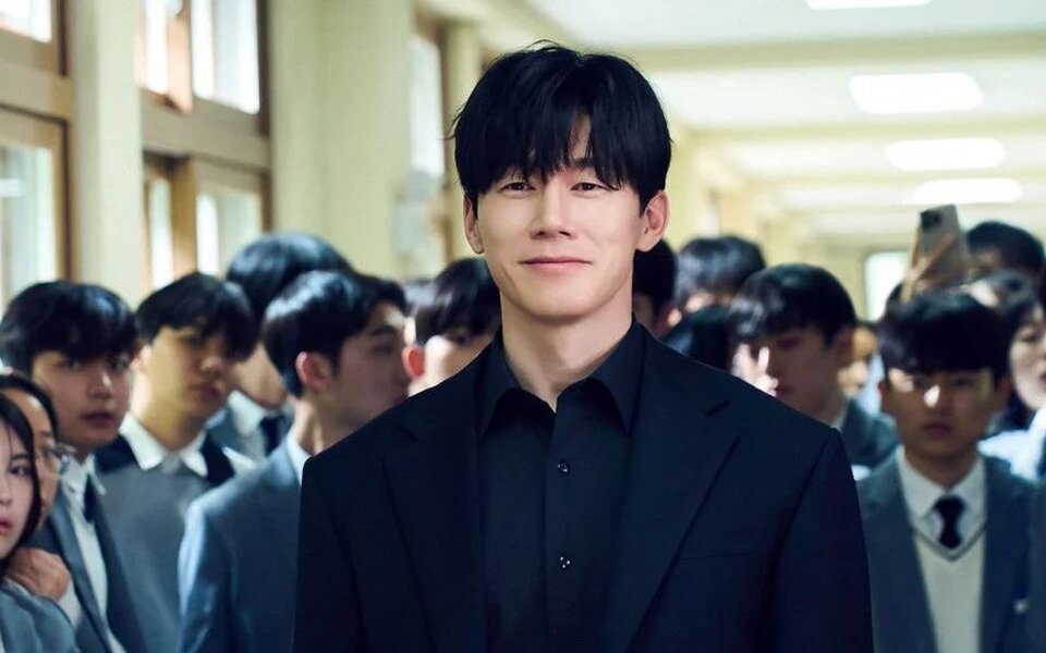 Image for Kim Mu Yeol’s past military service story gets attention again as “Teach You a Lesson” continues to top Netflix rankings