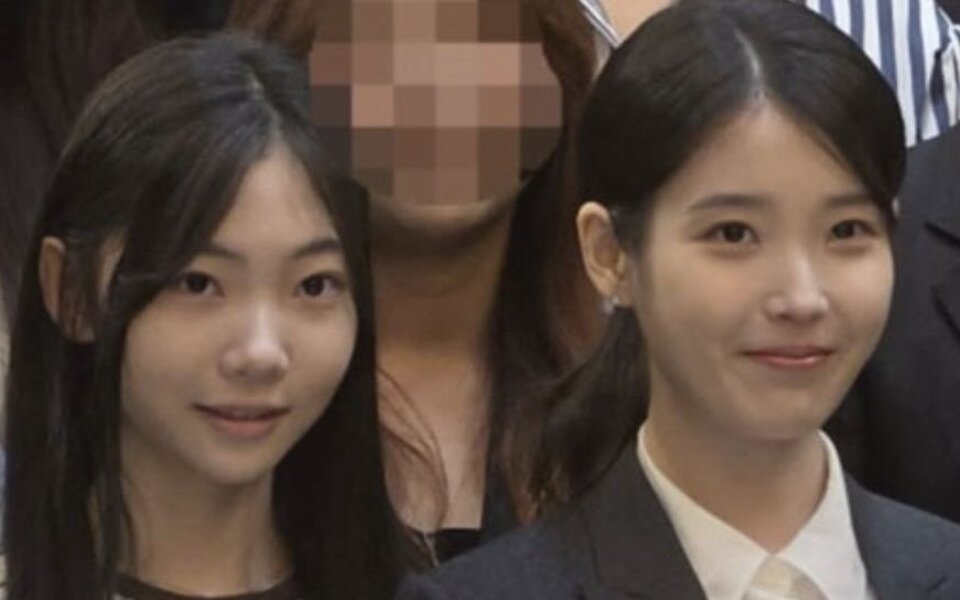 IU melts hearts after being spotted at a wedding with child actress Kim Tae Yeon and showing kindness until the very end