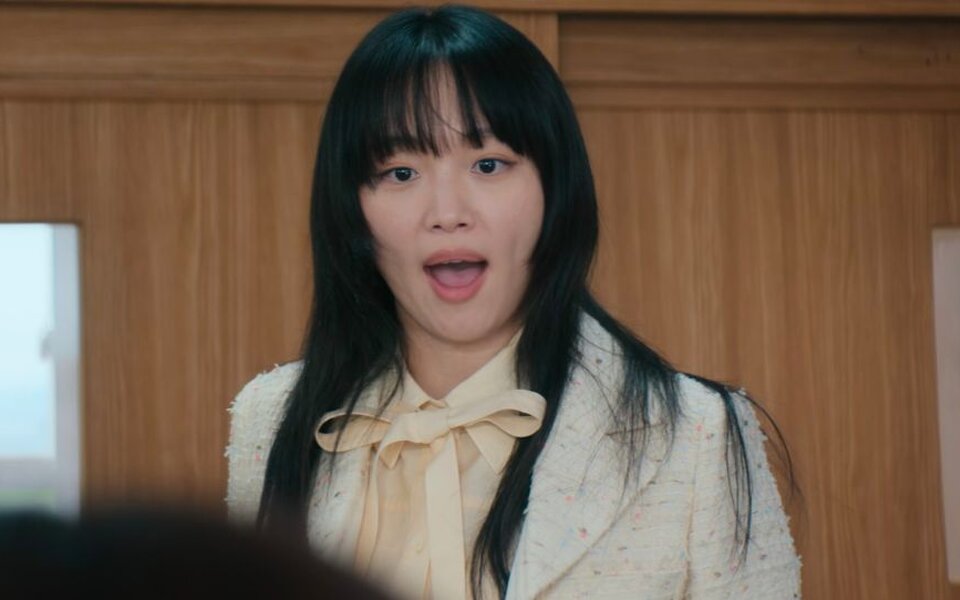 Jin Ki Joo faces mixed reactions for her loud shouting in “Teach You a Lesson”, but soldiers say her shouting is actually realistic