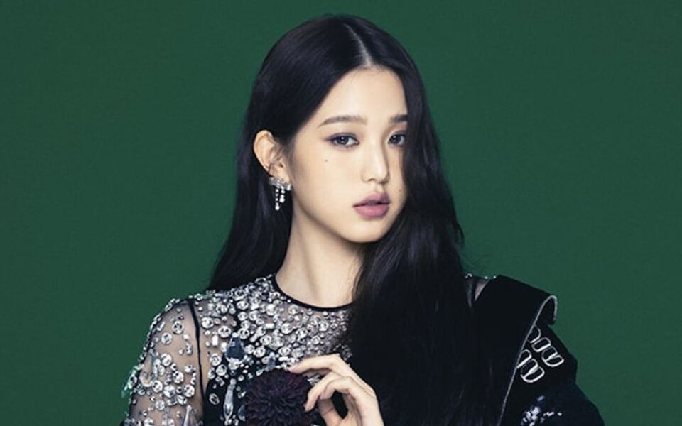 Image for Starship warns deleting accounts will not help as legal action over malicious posts against IVE’s Jang Wonyoung moves forward