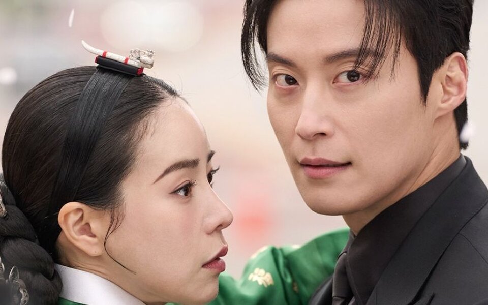 “My Royal Nemesis” director praises Heo Nam Jun as a warm person “like a big dog” and says his acting feels natural and instinctive