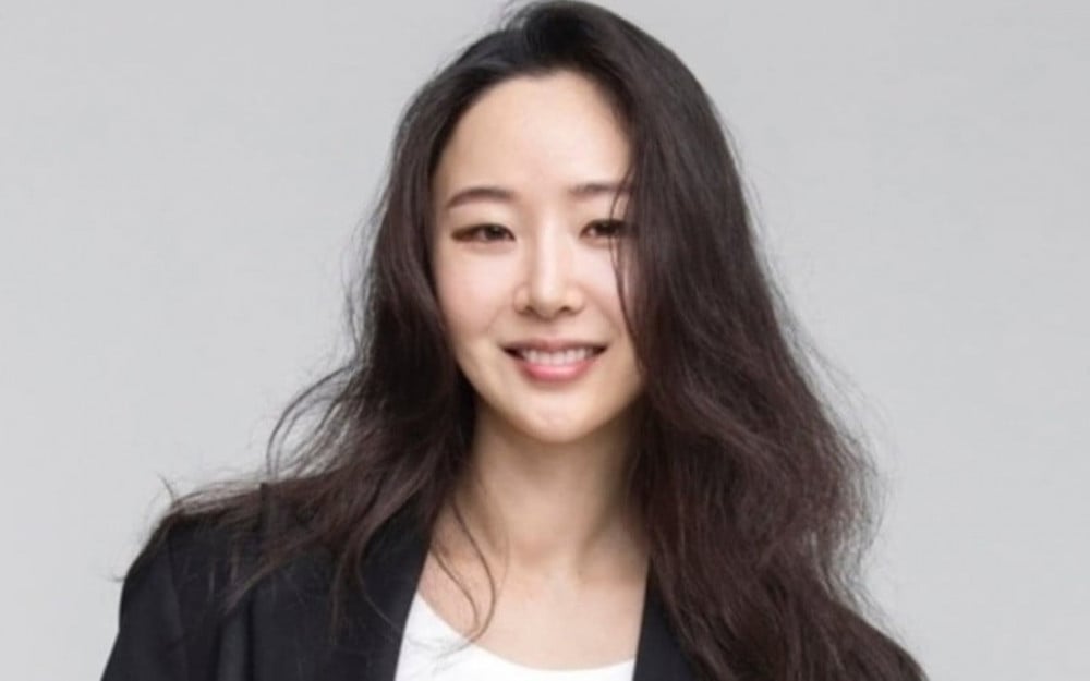 Why Did Min Hee Jin Try A “Coup D’etat”? Industry Insiders Weigh In On The HYBE and ADOR Fight