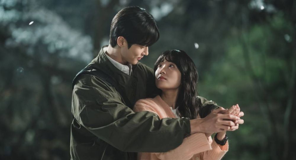 "Lovely Runner" Bags Top Spot, Continues to Dominate Ratings Game