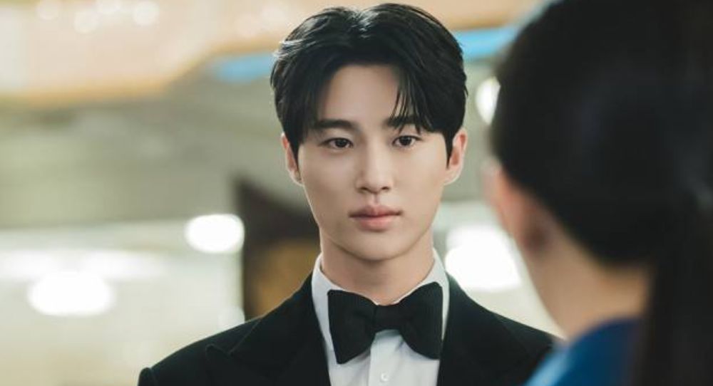 Byeon Woo Seok's Rising Fame Sparks Ticket Scalping Chaos for Fan Meeting