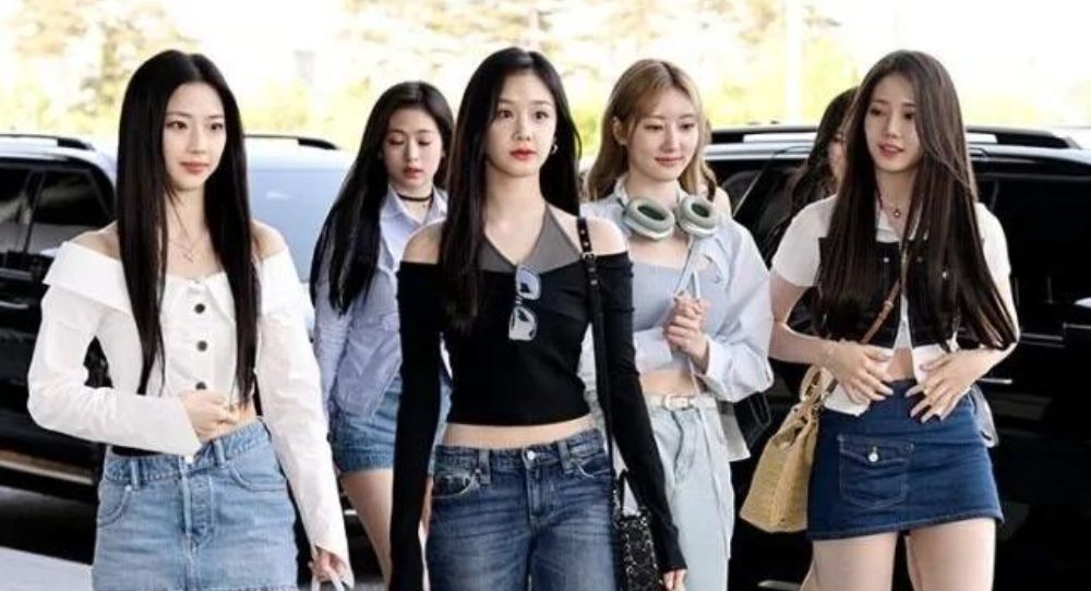 BABYMONSTER's First Full Group Airport Appearance Stuns Netizens — Staff Form Human Chain for Protection