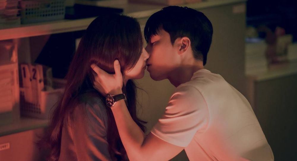 "The Midnight Romance in Hagwon" Struggles in Viewership Rating Despite Jung Ryeo Won and Wi Ha Joon Steamy Night