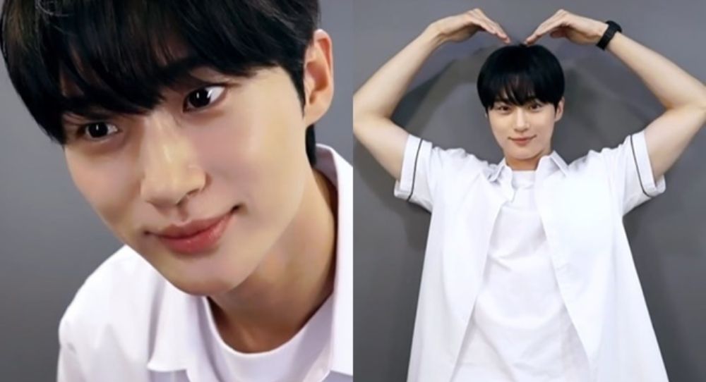 'Lovely Runner' star Byeon Woo Seok has hearts fluttering with his school uniform look