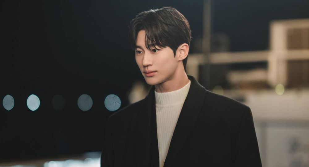 "Lovely Runner" Byeon Woo Seok Talks Romance and Ideal Types in Latest Interview