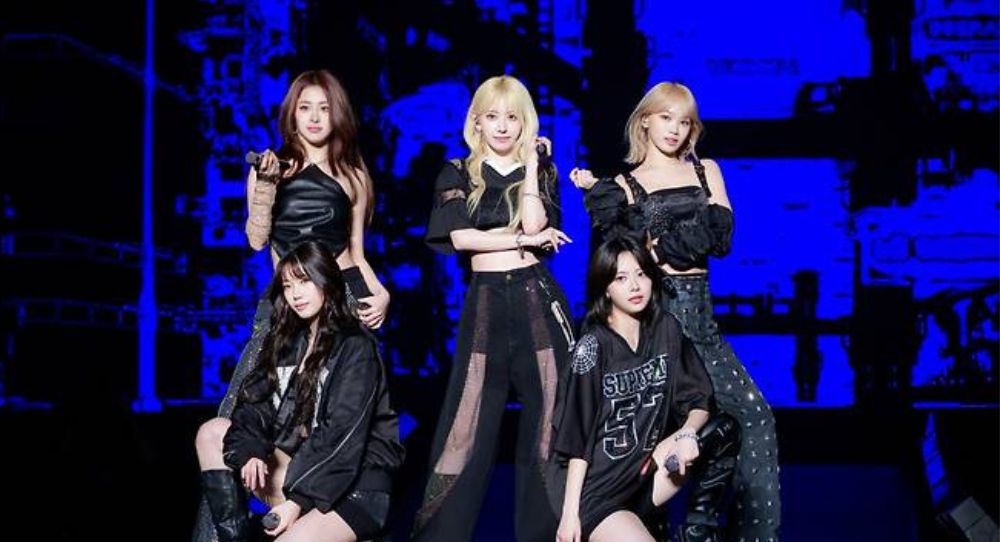 LE SSERAFIM's Japan Fan Meeting Completely Sold Out, 'EASY' Ranks 6th on Oricon Album Ranking