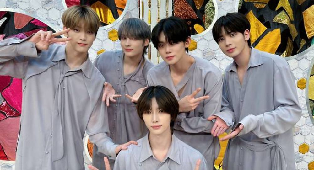 TOMORROW X TOGETHER Tops Oricon Chart with New Japanese Single "CHIKAI"