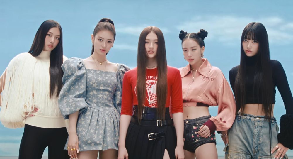Netizens are Asking: "When Is MEOVV Going to Perform Live?"