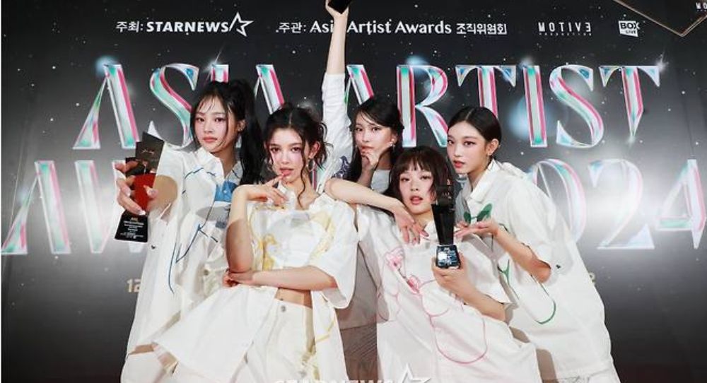 NewJeans Bags Triple Crown at AAA 2024: "Let’s Achieve Everything Next Year, Bunnies"