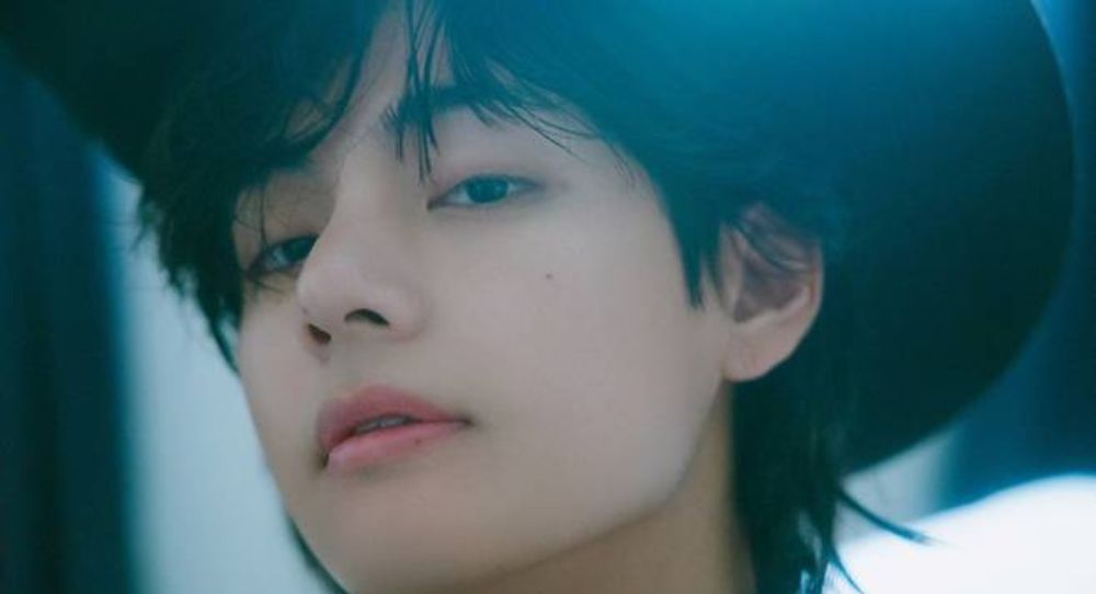BTS’s V shocks experts with his “scientifically perfect face” — here’s what global beauty experts said about his golden visuals