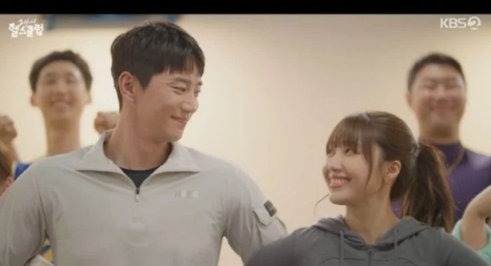 Jung Eun Ji goes to Hawaii for a new job and surprises everyone by reuniting with Lee Jun Young after a whole year
