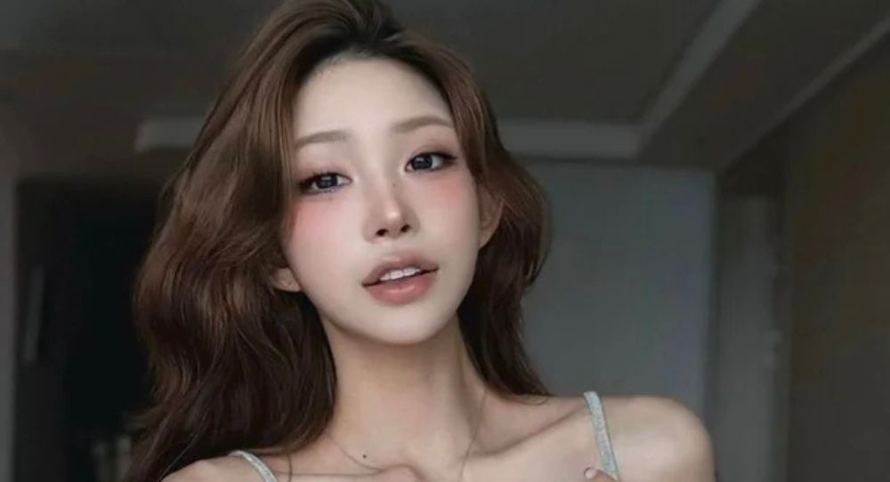 Choi Jun Hee wows fans with slim figure and flawless visuals — “Are you AI or real?”