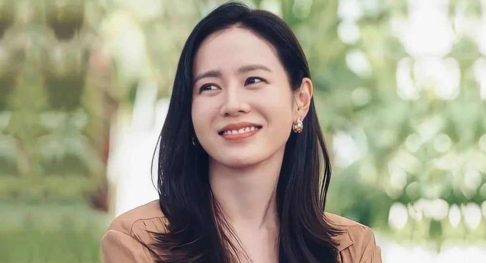 Image for Son Ye Jin shows her loving mom side as she reveals her son only eats organic food and that she personally makes all his baby meals