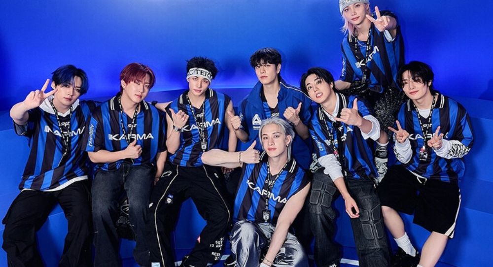 Stray Kids become the first artist in 70 years of Billboard 200 history to debut seven albums in a row at number 1