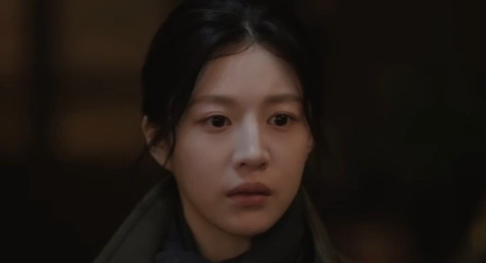Go Yoon Jung draws viewers in with warm, honest acting in 'We Are All Trying Here'
